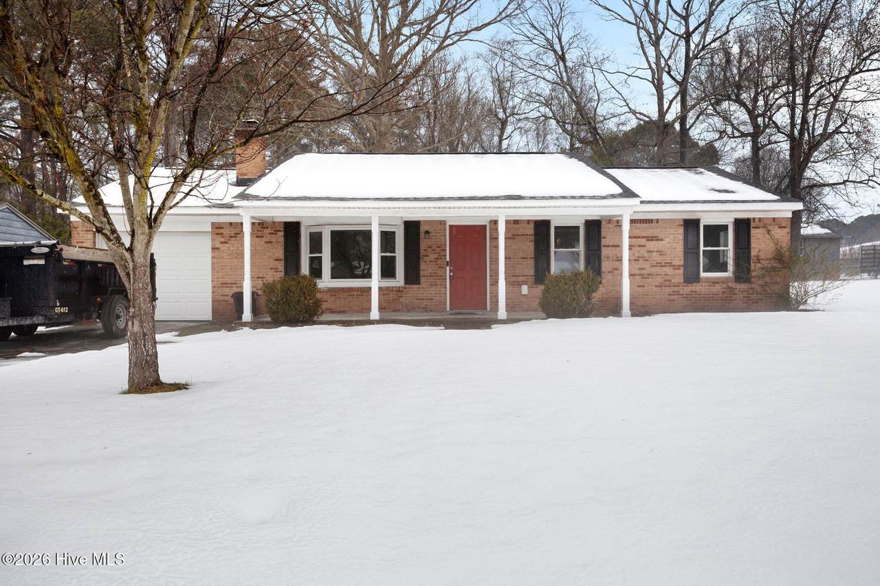 220 White Oak Court - Photo 1