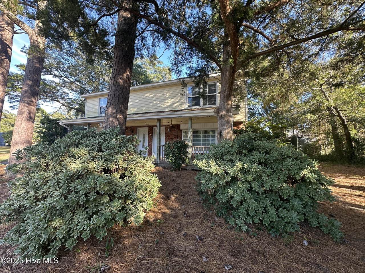 422 Leonard Street - Photo 1