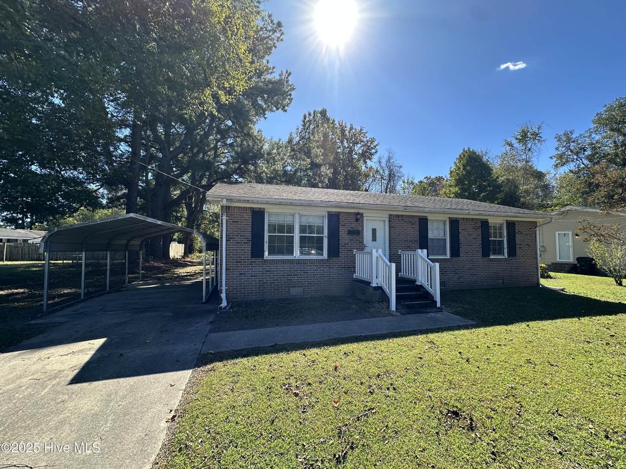 305 Rhode Island Avenue - Photo 1