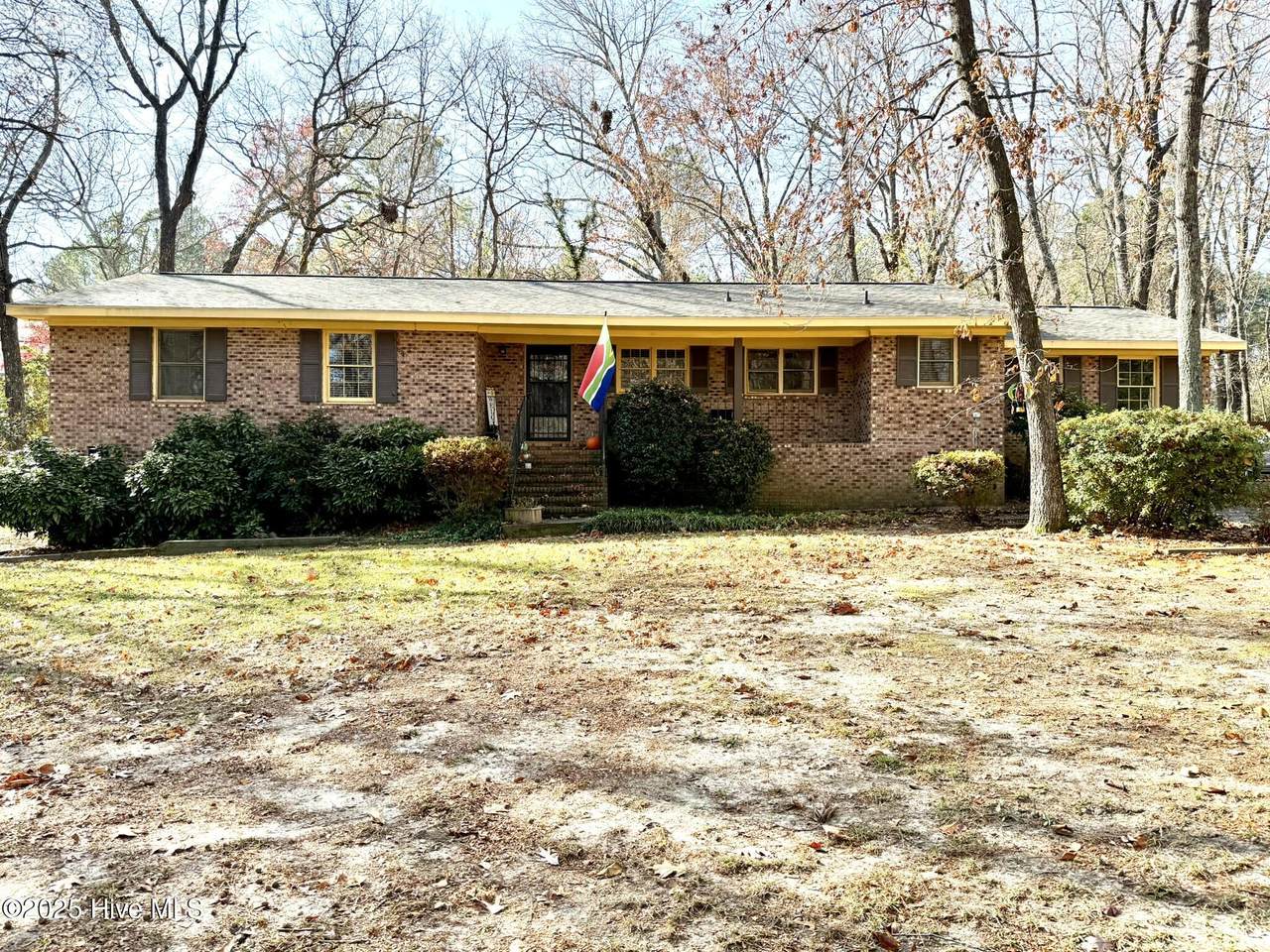 211 Tartan Trail - Photo 1