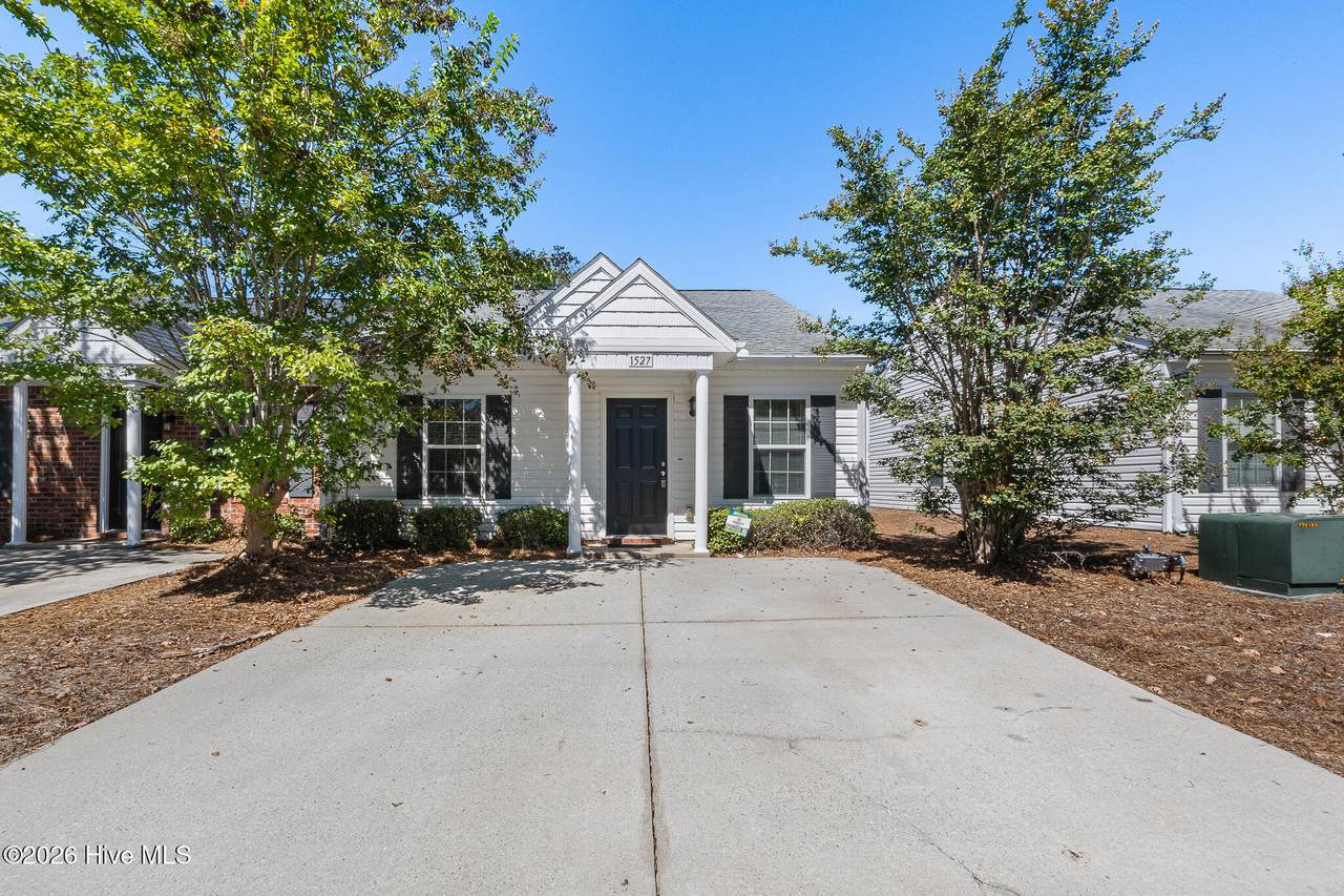 1527 Abby Way - Photo 1