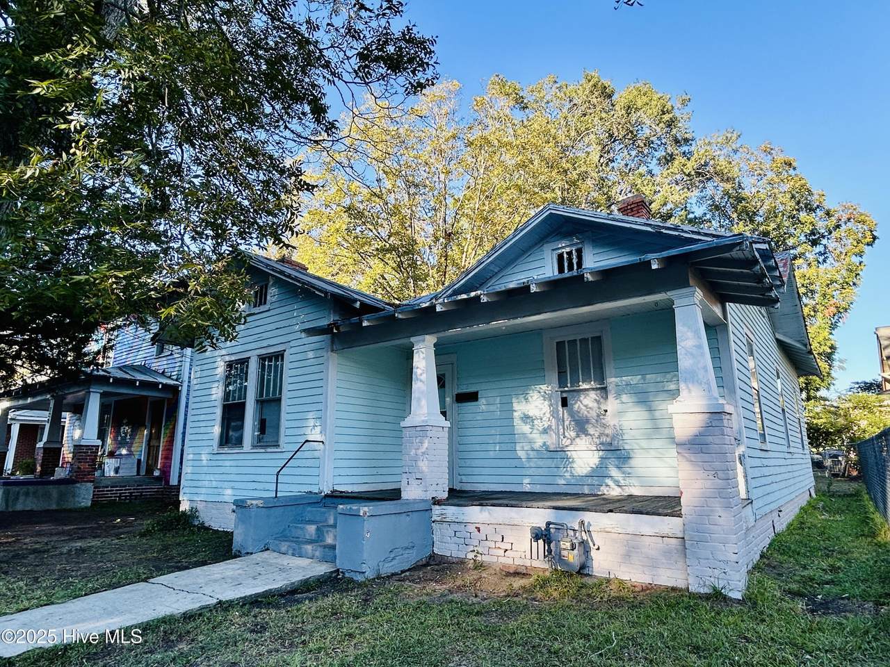 106 Paris Avenue - Photo 1