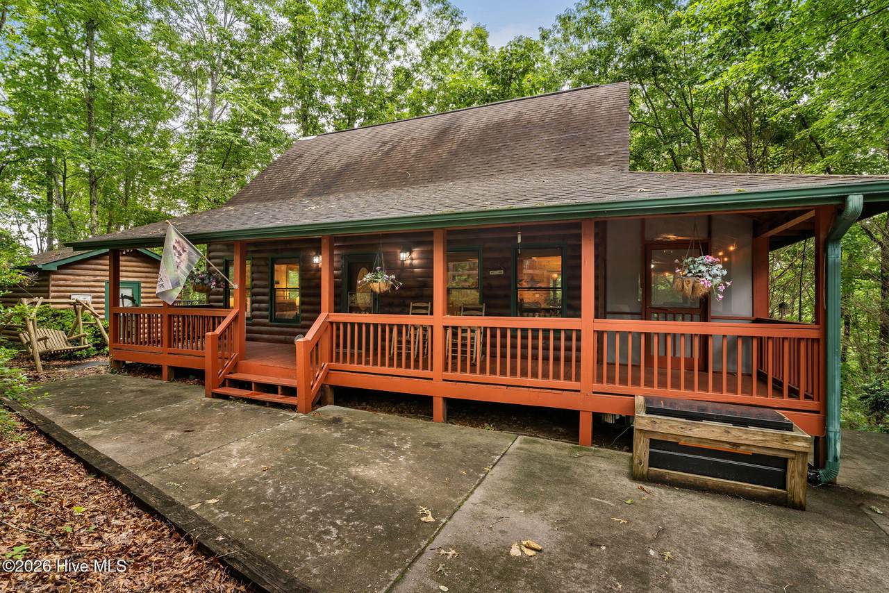 398 Mountain Tops Circle - Photo 1