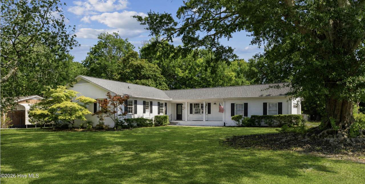 914 Greenhowe Drive - Photo 1