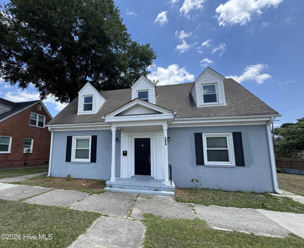 304 11th Street - Photo 1