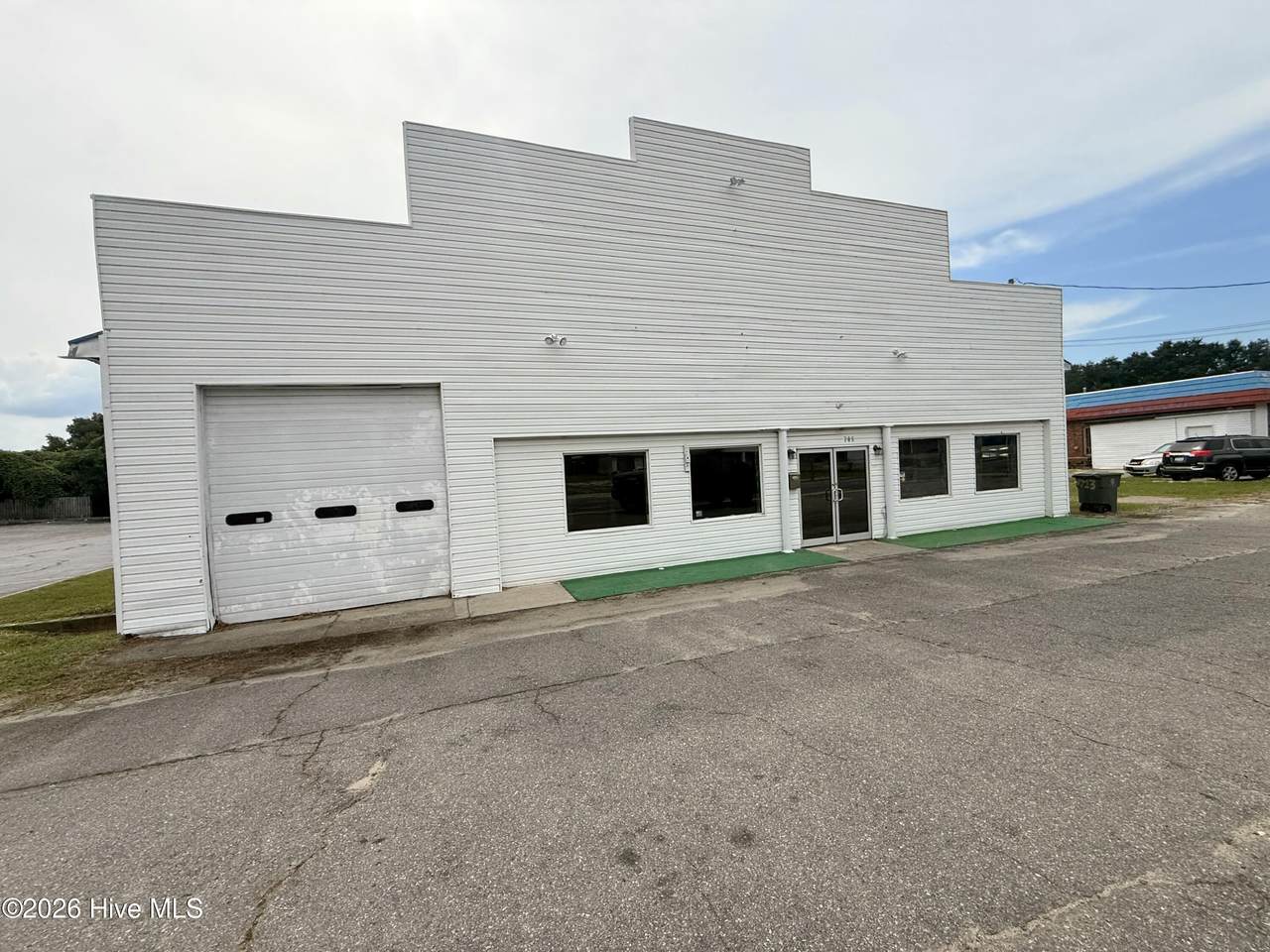 705 Hamlet Avenue - Photo 1