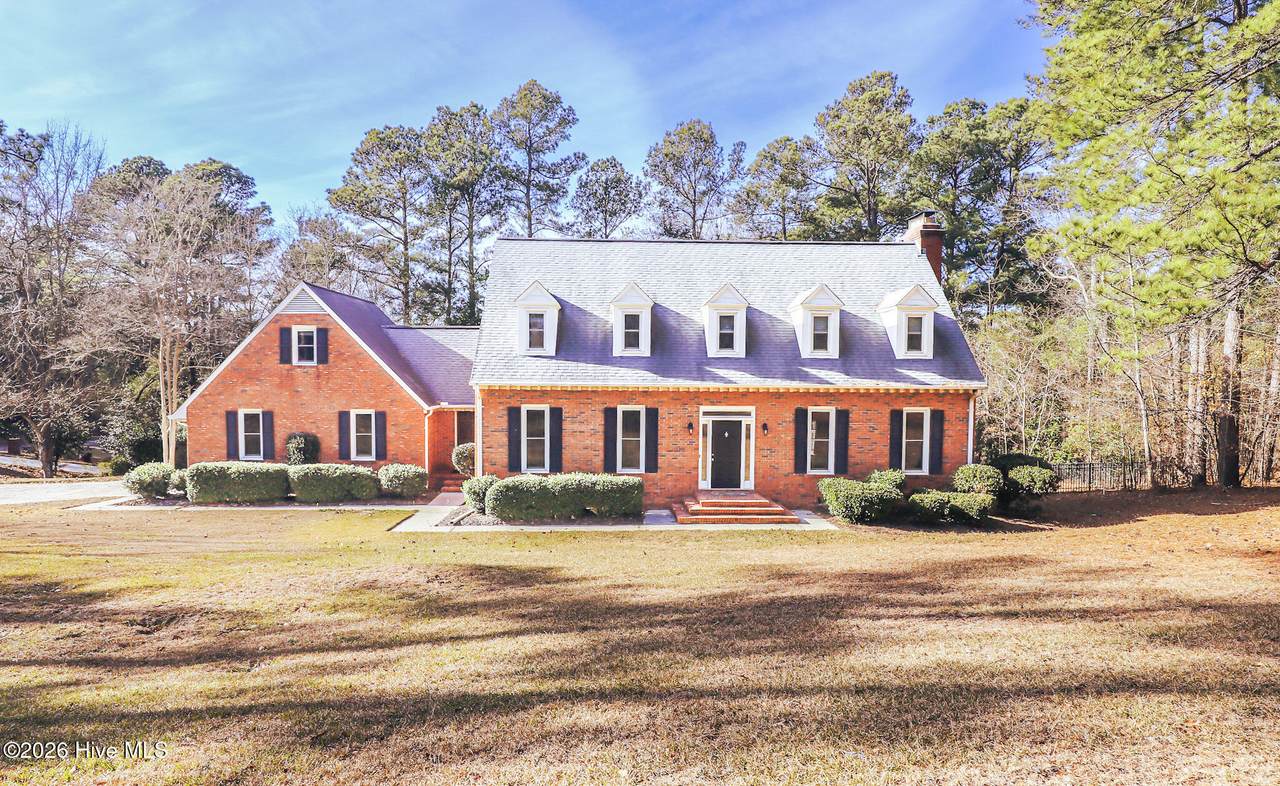 809 Houndslake Drive - Photo 1