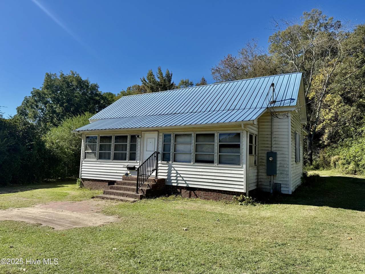 1215 Roberdel Road - Photo 1