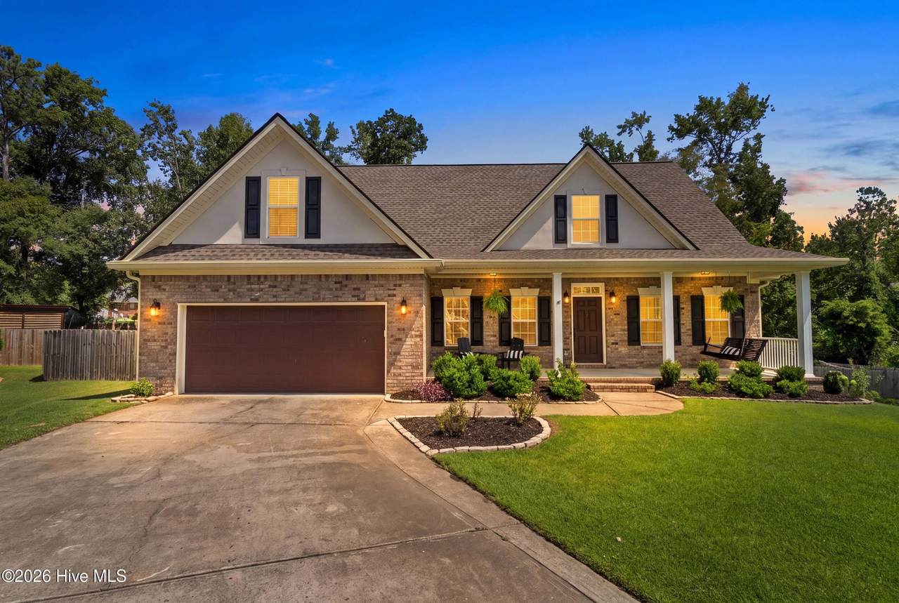704 Helen Court - Photo 1