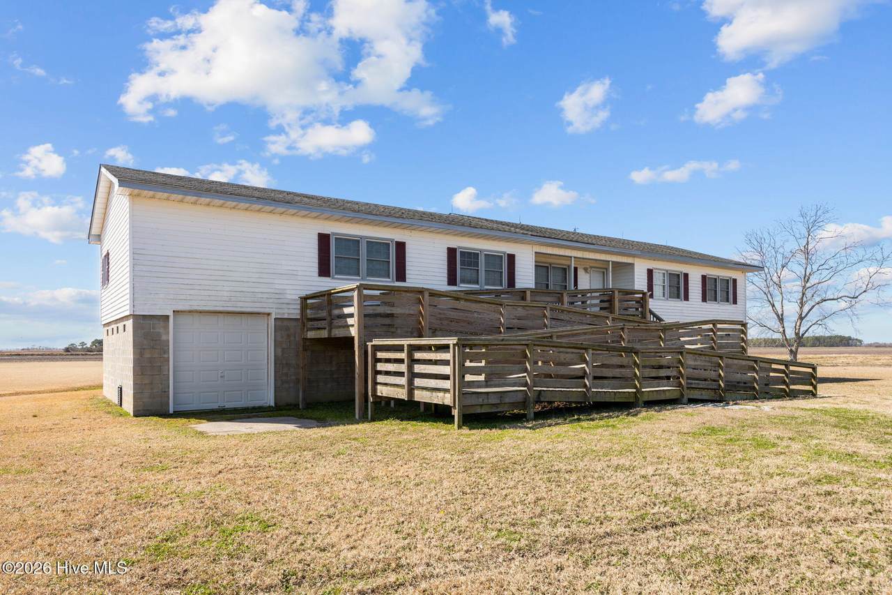 2575 White Plains Road - Photo 1