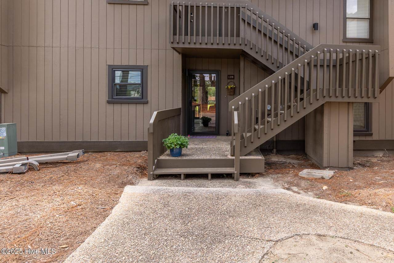 5 Pine Tree Road - Photo 1