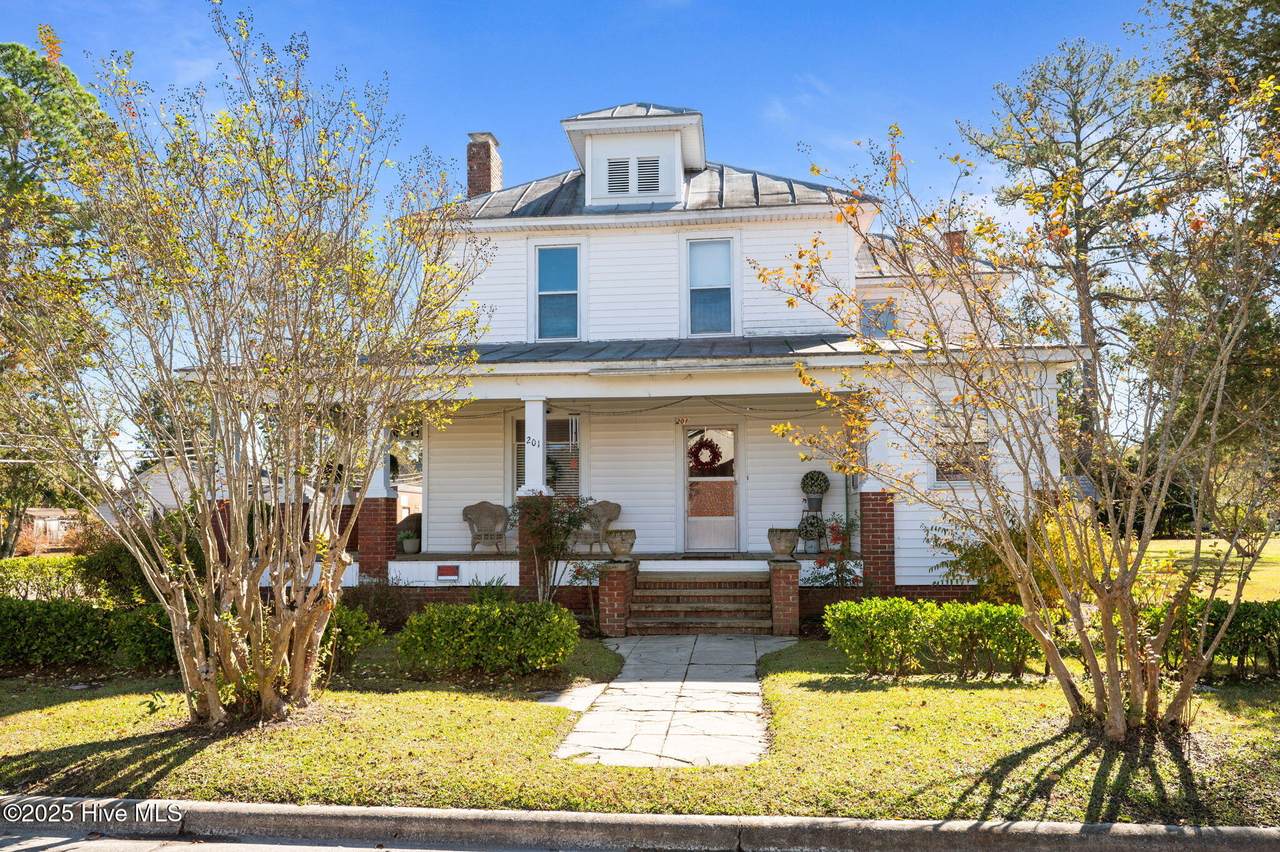 201 6th Street - Photo 1