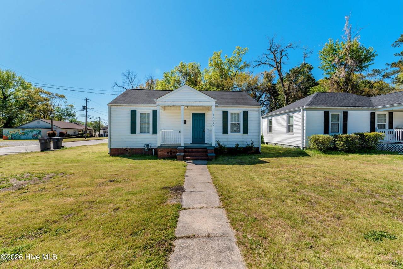 1800 Hampton Avenue - Photo 1
