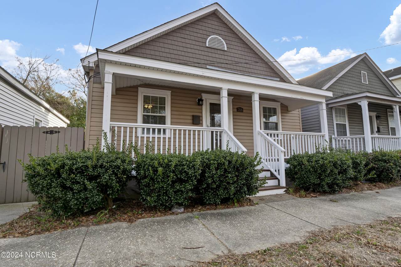 708 Dawson Street - Photo 1