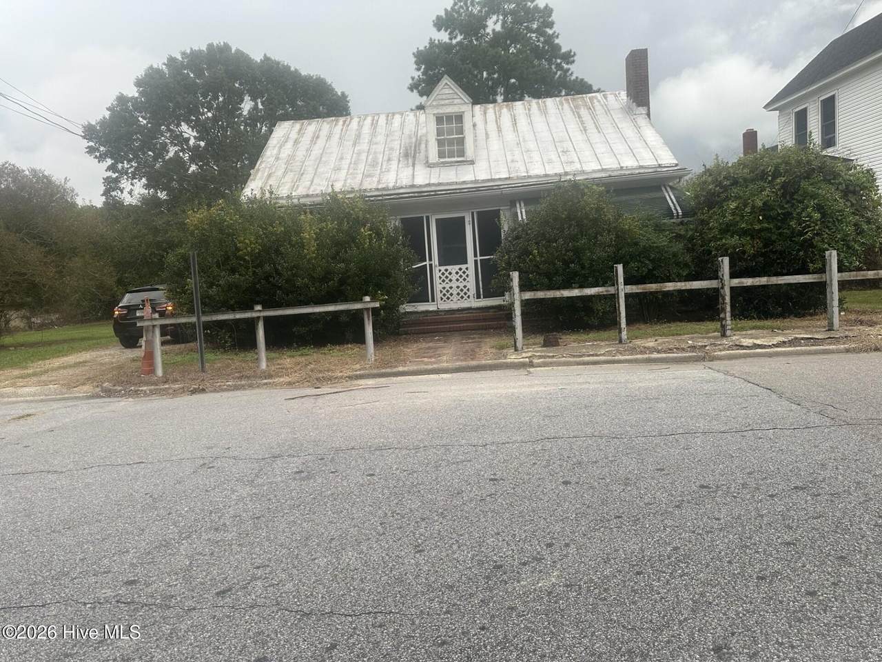 101 Williams Street - Photo 1