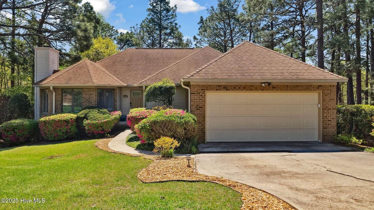 107 Pinnacle Court - Photo 1