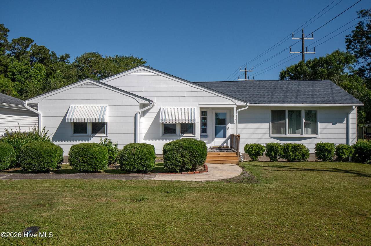 123 Crescent Drive - Photo 1