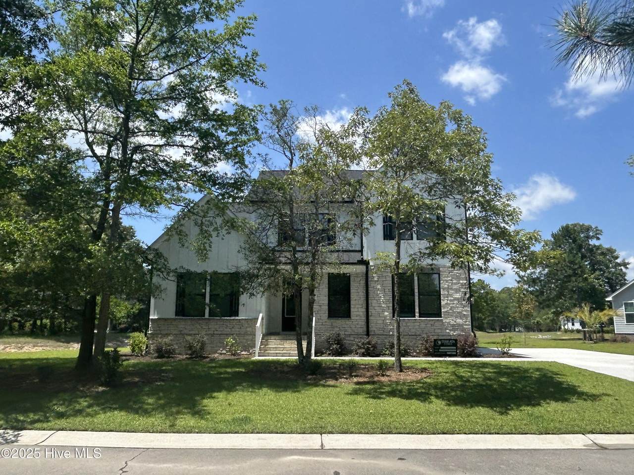 755 Hollybriar Loop Road - Photo 1