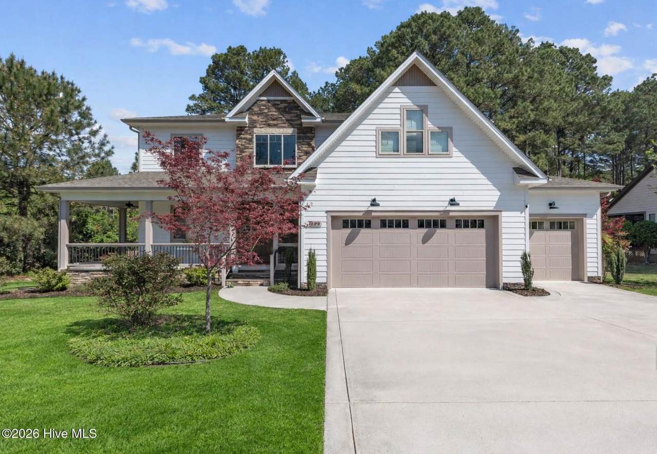 190 Devon Circle - Photo 1