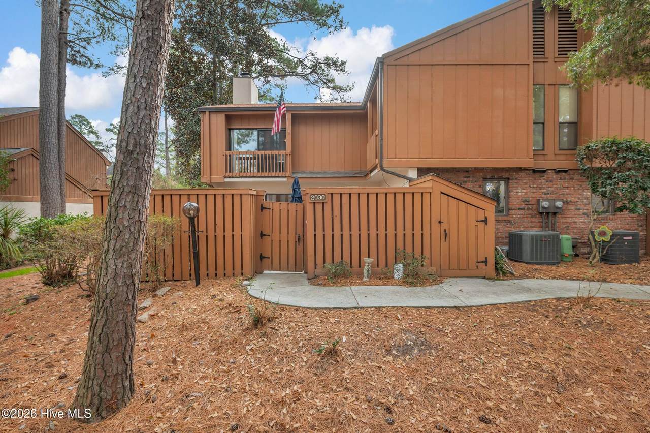 2030 Albert Circle - Photo 1