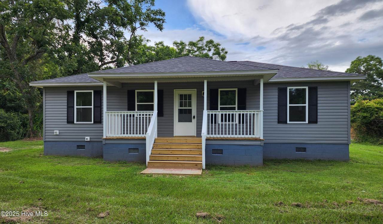 711 Smith Lane - Photo 1