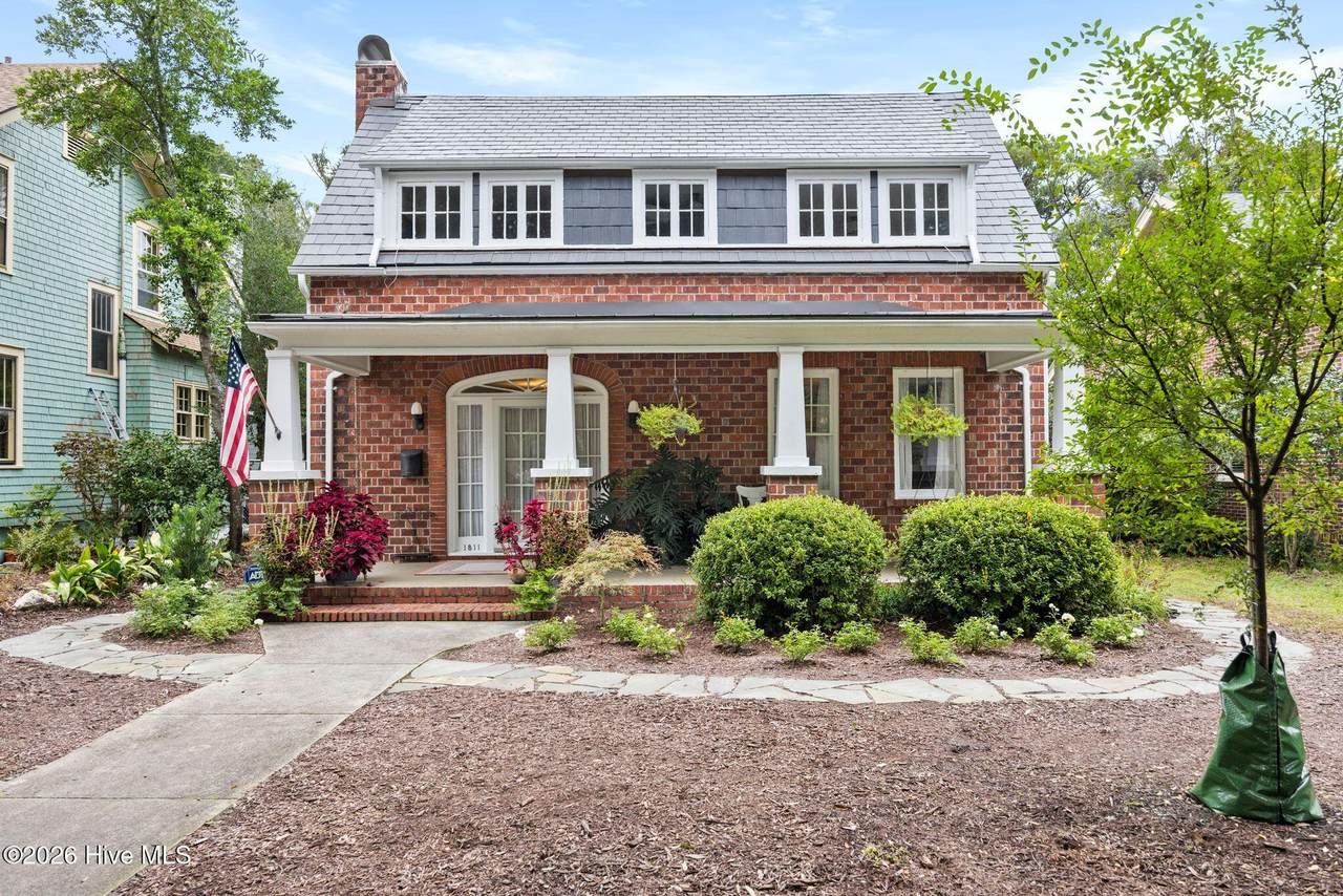 1811 Grace Street - Photo 1