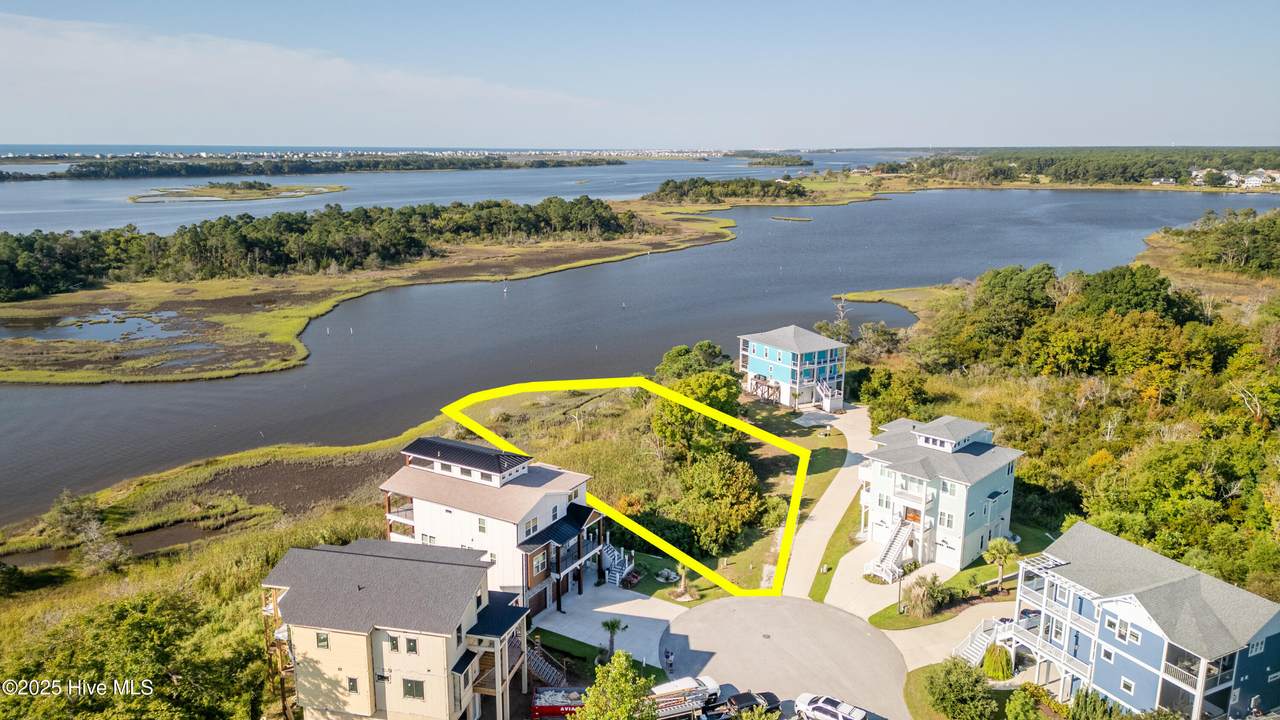 614 Seafarers Court - Photo 1