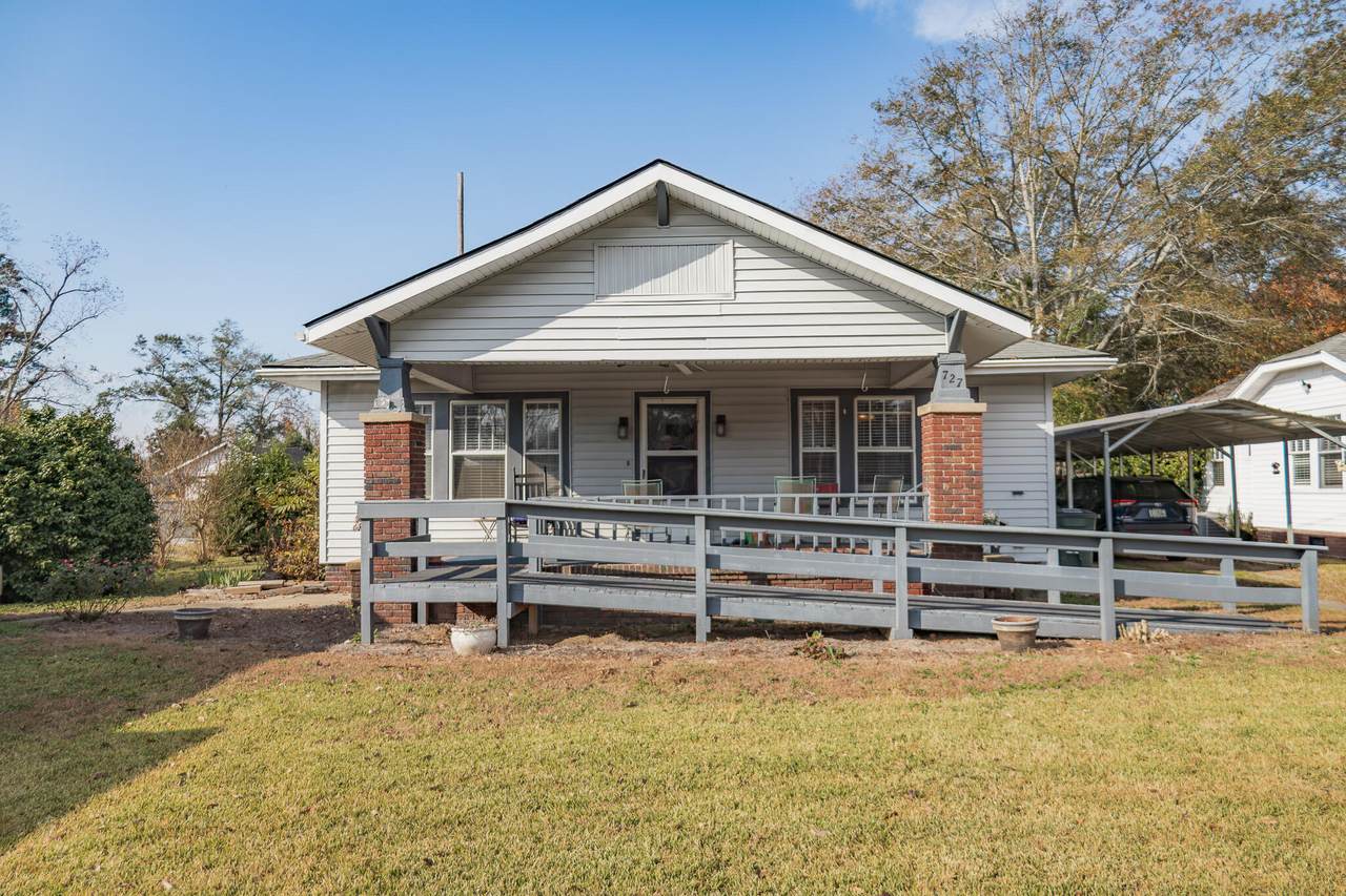 727 Harvey Street - Photo 1