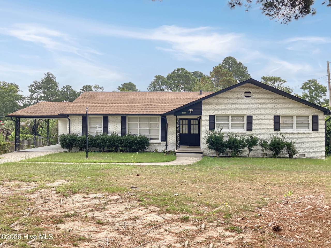 204 Cherokee Drive - Photo 1