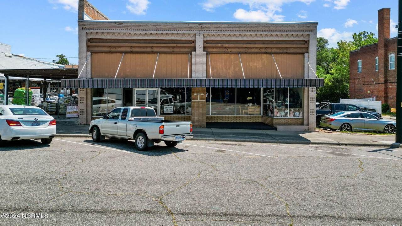 20 Hamlet Avenue - Photo 1