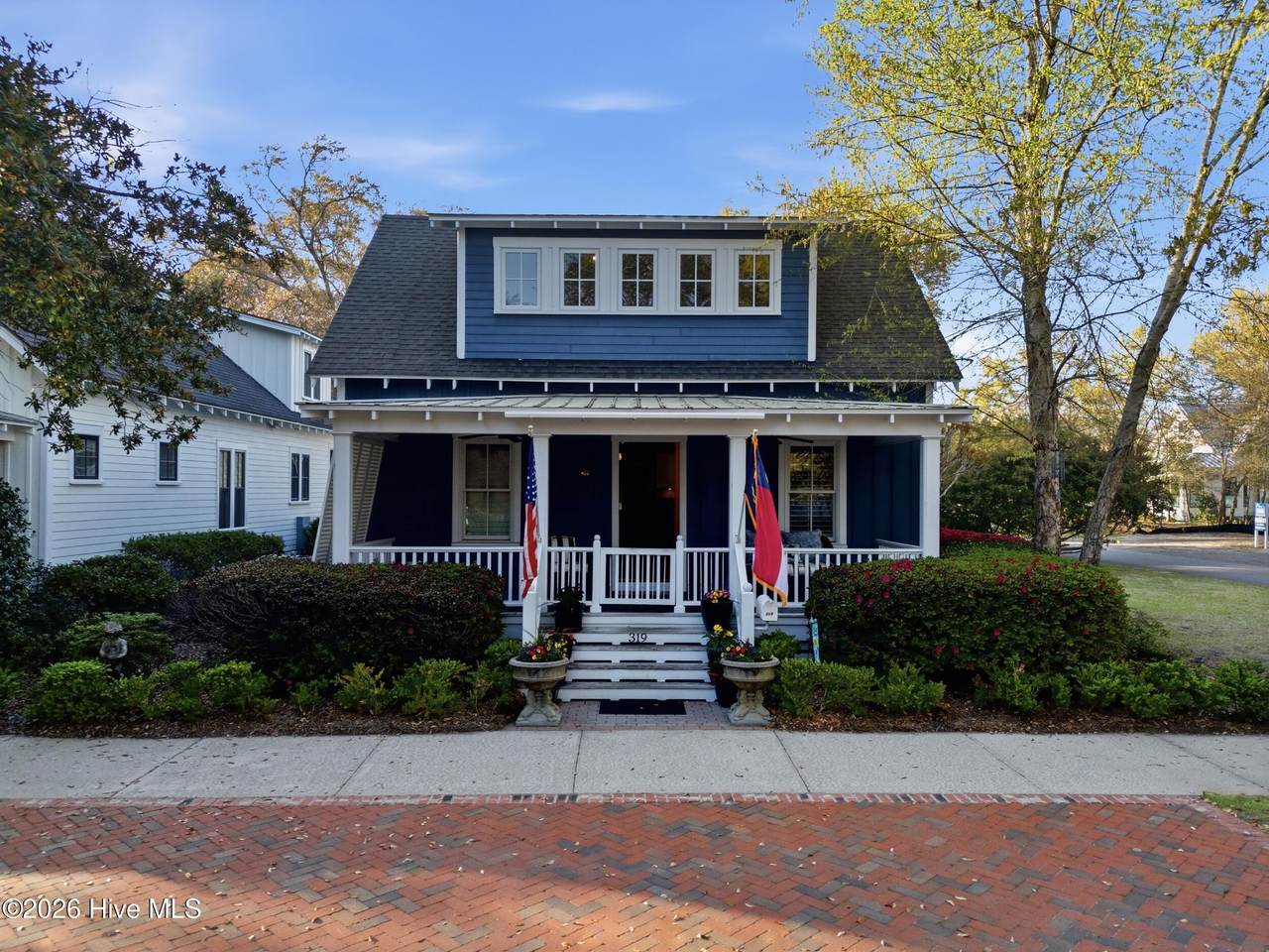 319 Nash Street - Photo 1