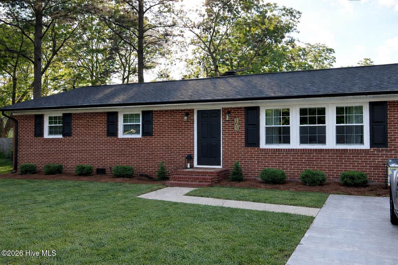 103 Pecan Drive - Photo 1