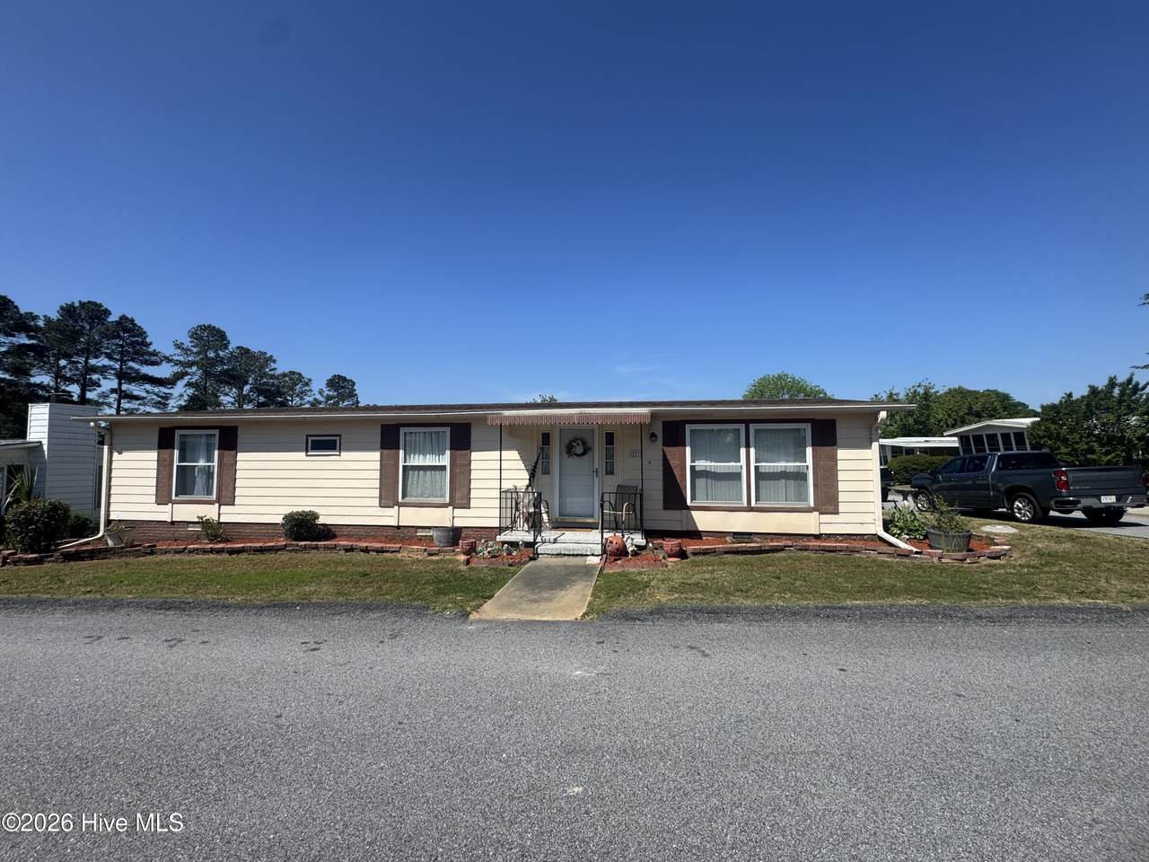 201 Sheri Drive - Photo 1