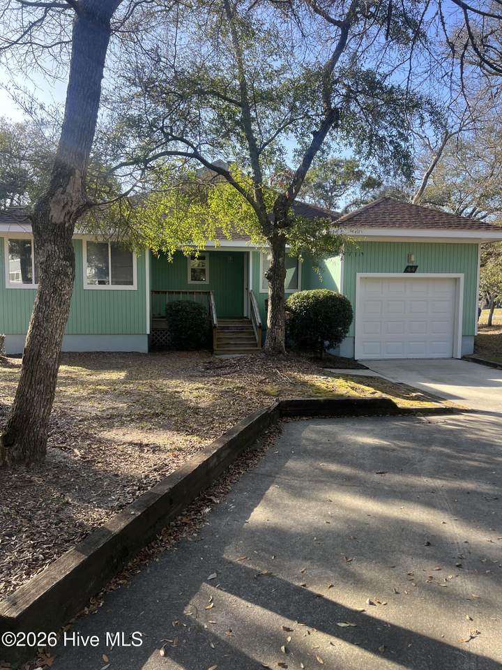 44 Pinehurst Drive - Photo 1