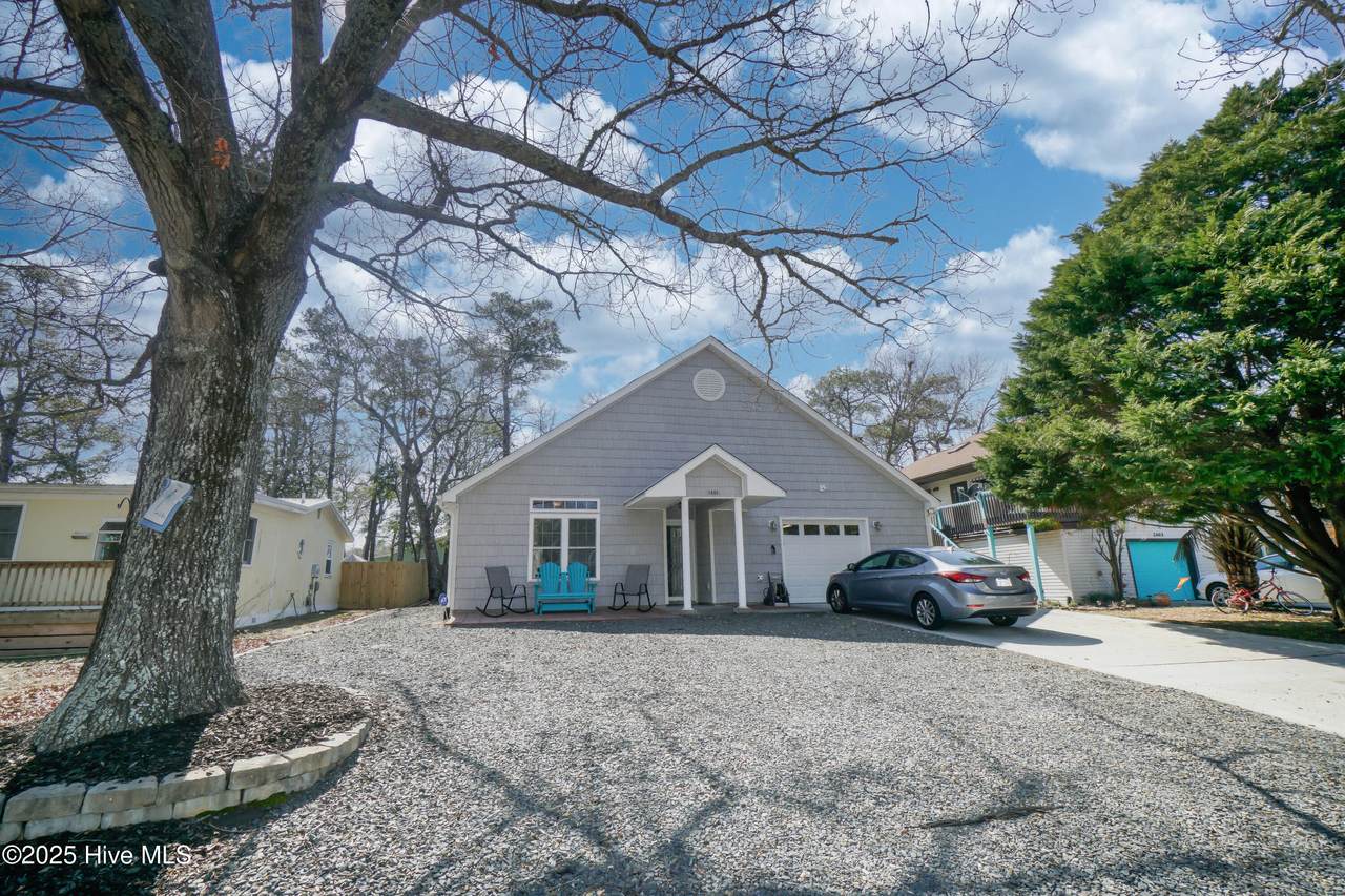 2805 Yacht Drive - Photo 1