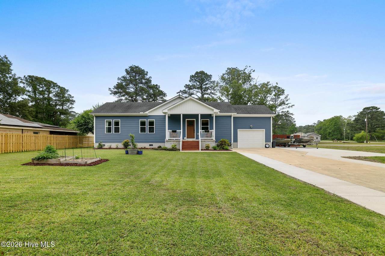 119 Vincent Drive - Photo 1