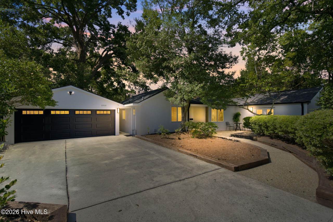 2208 Carlton Avenue - Photo 1