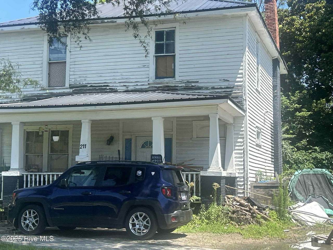 211 Elm Street - Photo 1