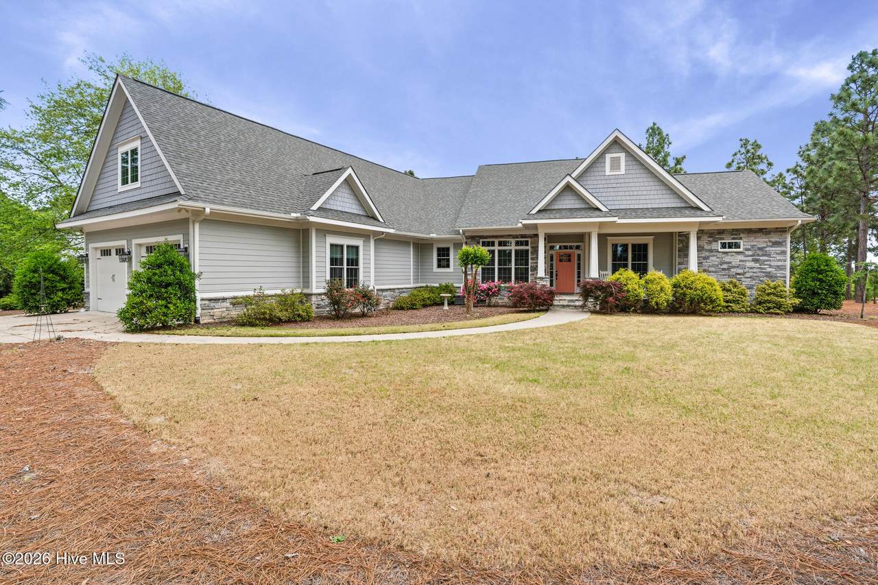 19 Eagle Drive - Photo 1