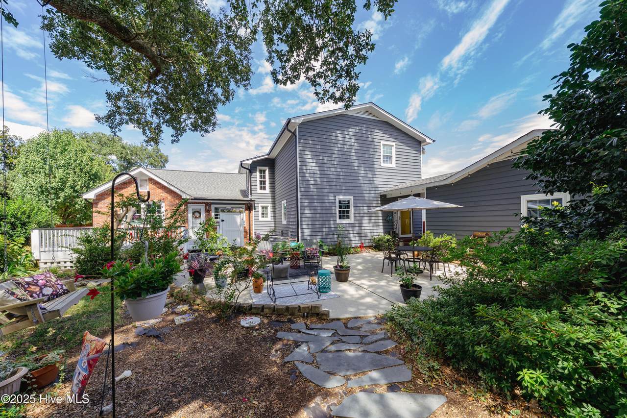 607 Cape Fear Boulevard - Photo 1