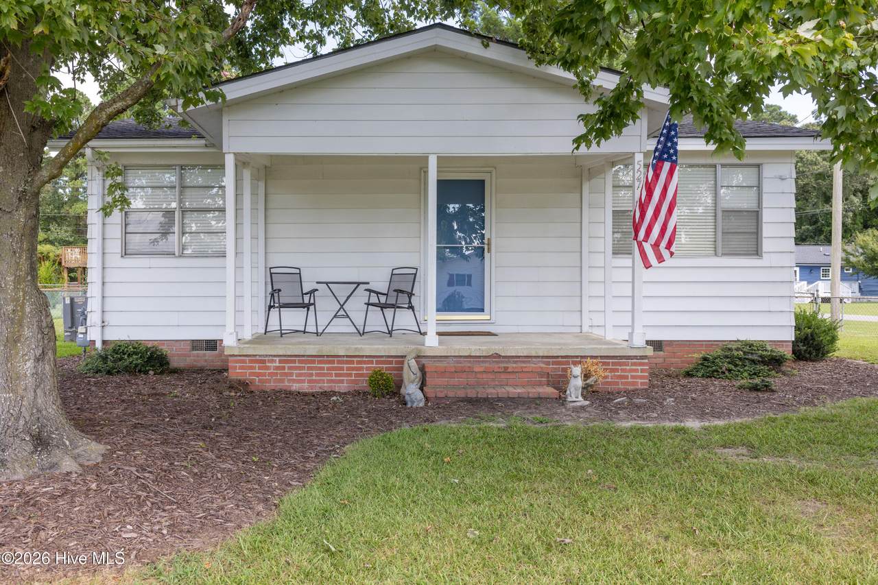 527 Surfside Drive - Photo 1
