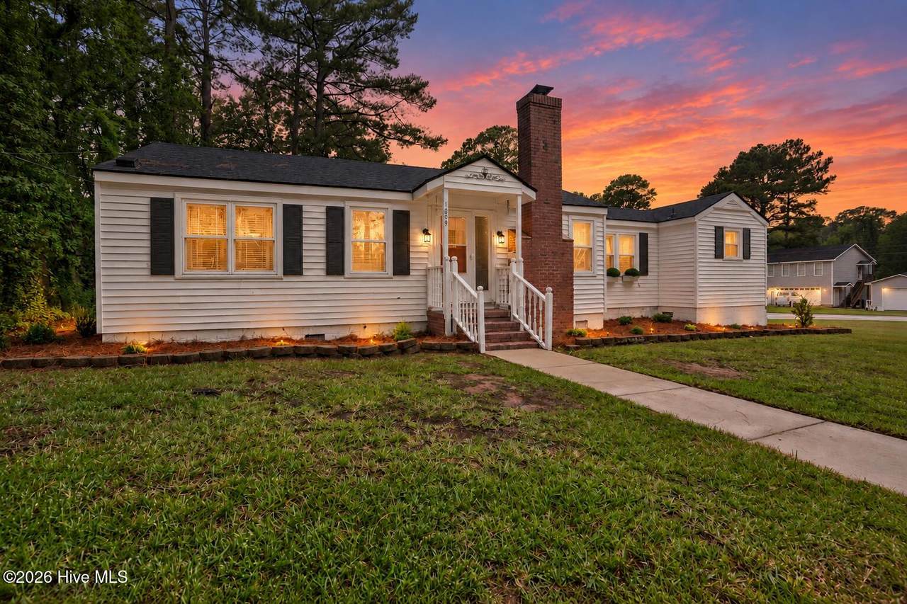 1009 Walnut Street - Photo 1