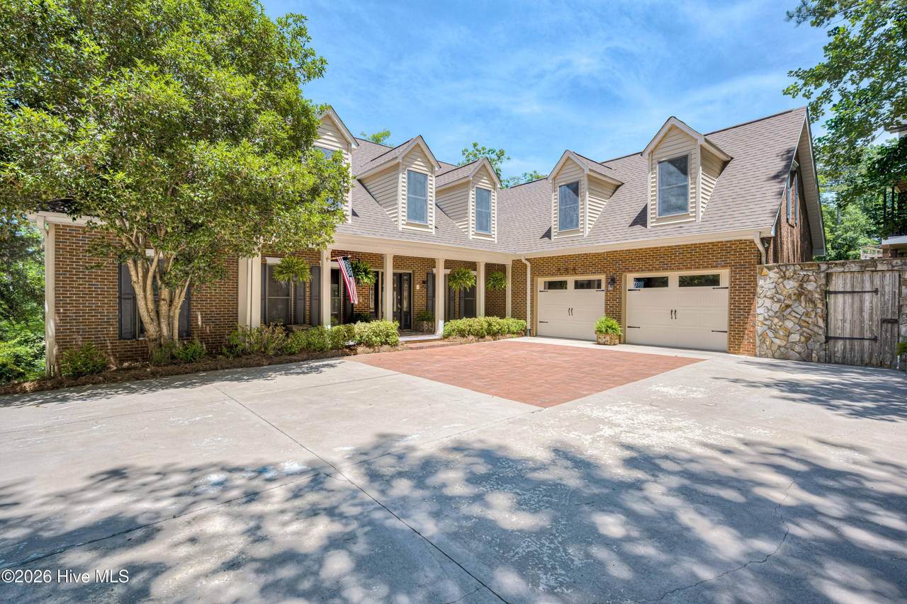201 Rhett Drive - Photo 1