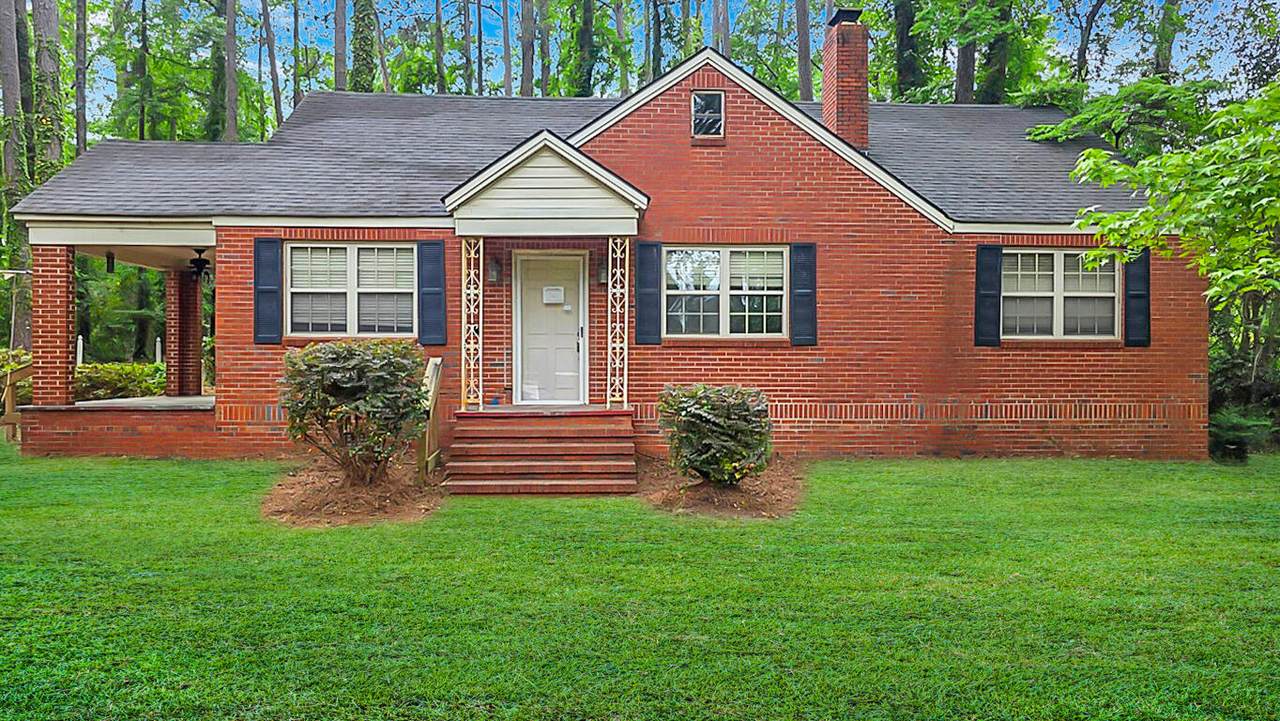 819 Hillcrest Drive - Photo 1