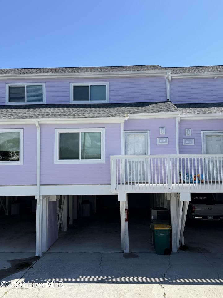 804 Pelican Court - Photo 1