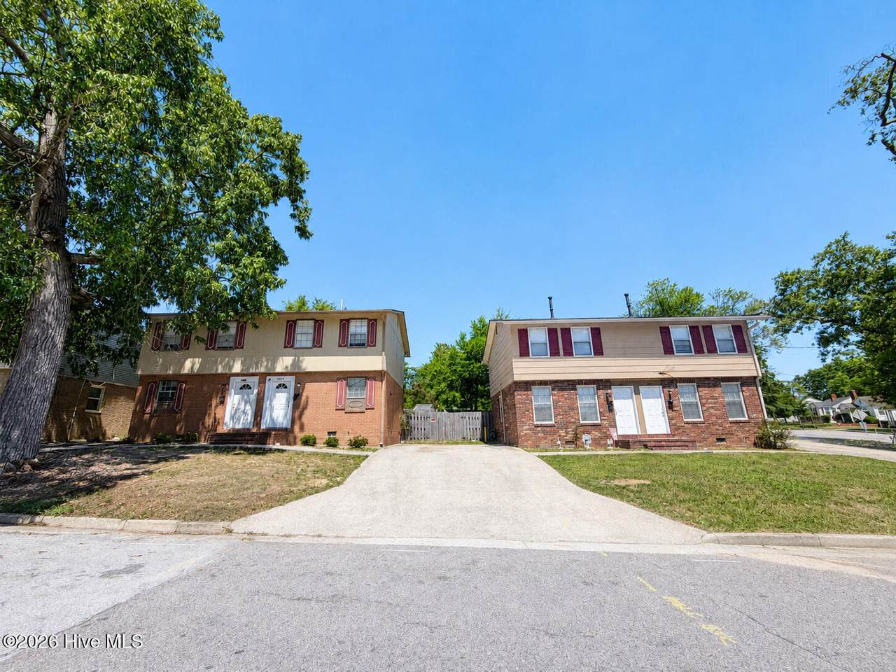 2001 Lee Street - Photo 1