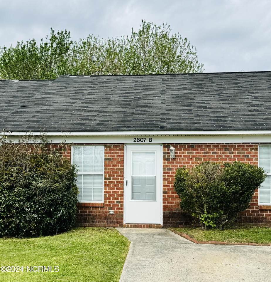 2607 Bluff View Drive - Photo 1