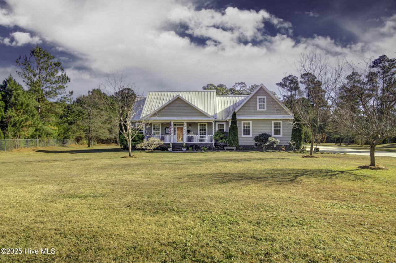 102 Plantation Drive - Photo 1