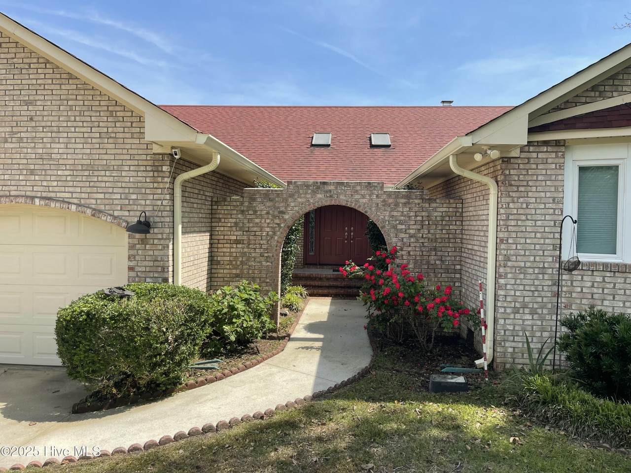 995 Chadwick Shores Drive - Photo 1