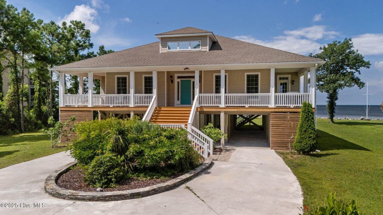 522 Sandy Point Drive - Photo 1